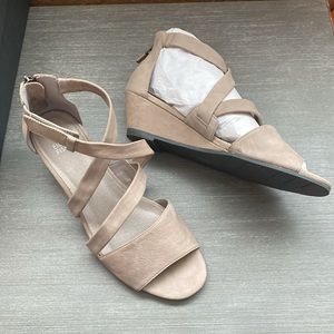Eileen Fisher Nubuck Leather Strappy Wedge Sandal size 9